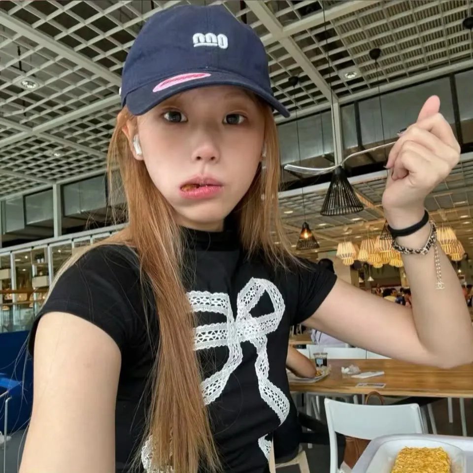 睡着的女人封面