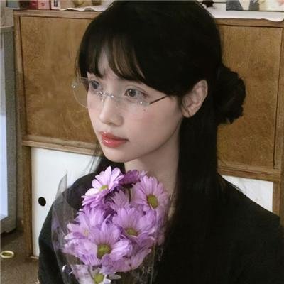 女仆们封面